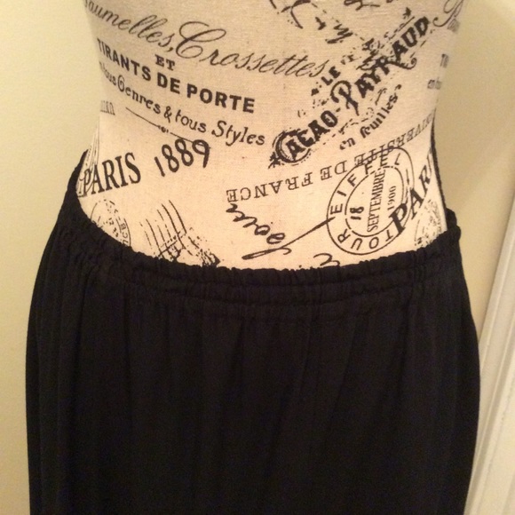 Silky Line Skirt - Picture 5 of 8